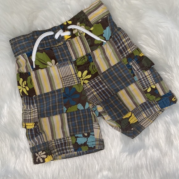 6 pc SET GYMBOREE 🐒 Global Surf boy tops shorts sandals socks 18-24 months - Picture 7 of 13